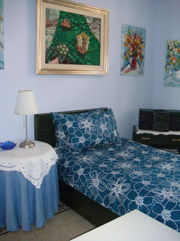 Cagliari House Couette-café Rome